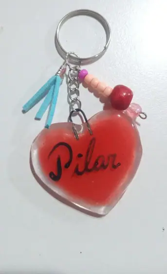 Llavero Corazón Personalizado, pieza de vitrofusión hecha a mano por Areté en Apóstoles, Misiones