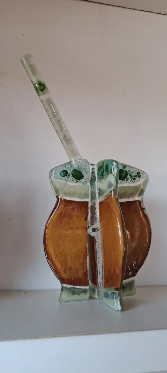 Mate Escultura Ámbar, pieza de vitrofusión hecha a mano por Areté en Apóstoles, Misiones