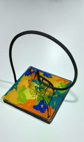 Porta Espirales Flor Multicolor, pieza de vitrofusión hecha a mano por Areté en Apóstoles, Misiones