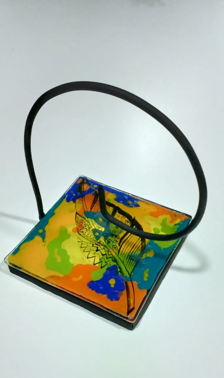 Porta Espirales Flor Multicolor, pieza de vitrofusión hecha a mano por Areté en Apóstoles, Misiones